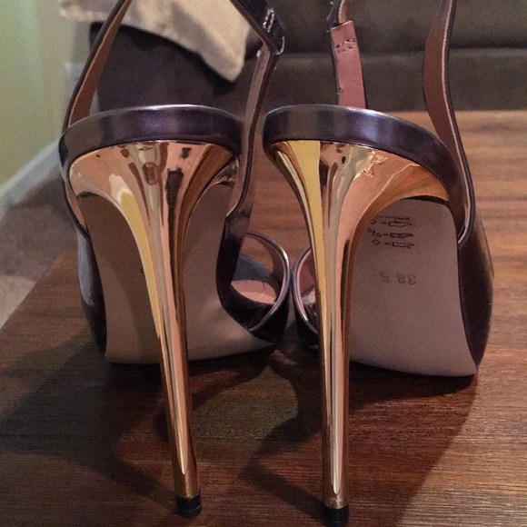 NWOT BCBG Dark silver w/ gold heels. - Picture 4 of 5